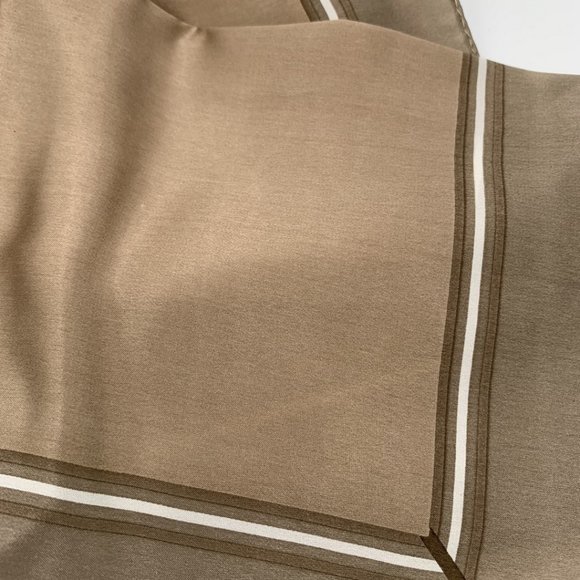 Le Chateau Dual Toned Silk Pocket Squares - Picture 4 of 6